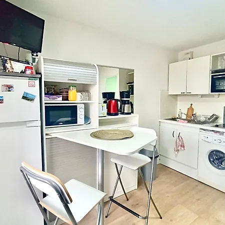 Avec Piscine, Parking Prive Et Wifi - Proche Et Commerces A - Fr-1-338-574