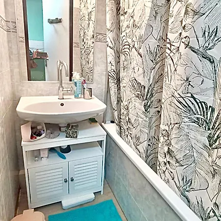 Avec Piscine, Parking Prive Et Wifi - Proche Et Commerces A - Fr-1-338-574 Sete