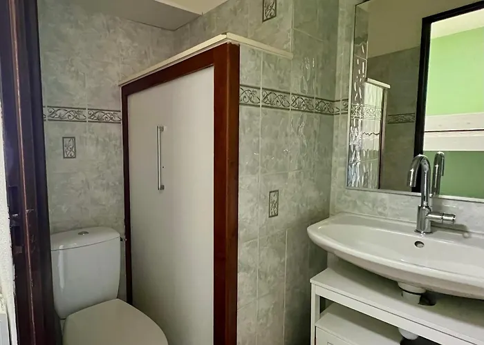 Avec Piscine, Parking Privé Et Wifi - Proche Et Commerces à - Fr-1-338-574 * Sète