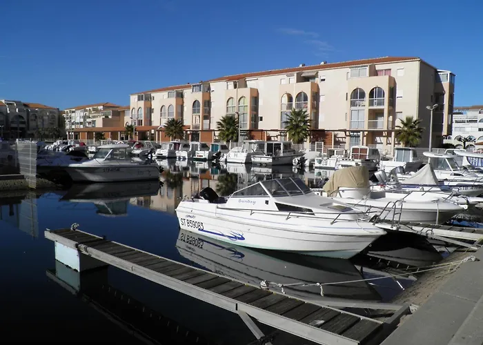 Avec Piscine, Parking Privé Et Wifi - Proche Et Commerces à - Fr-1-338-574